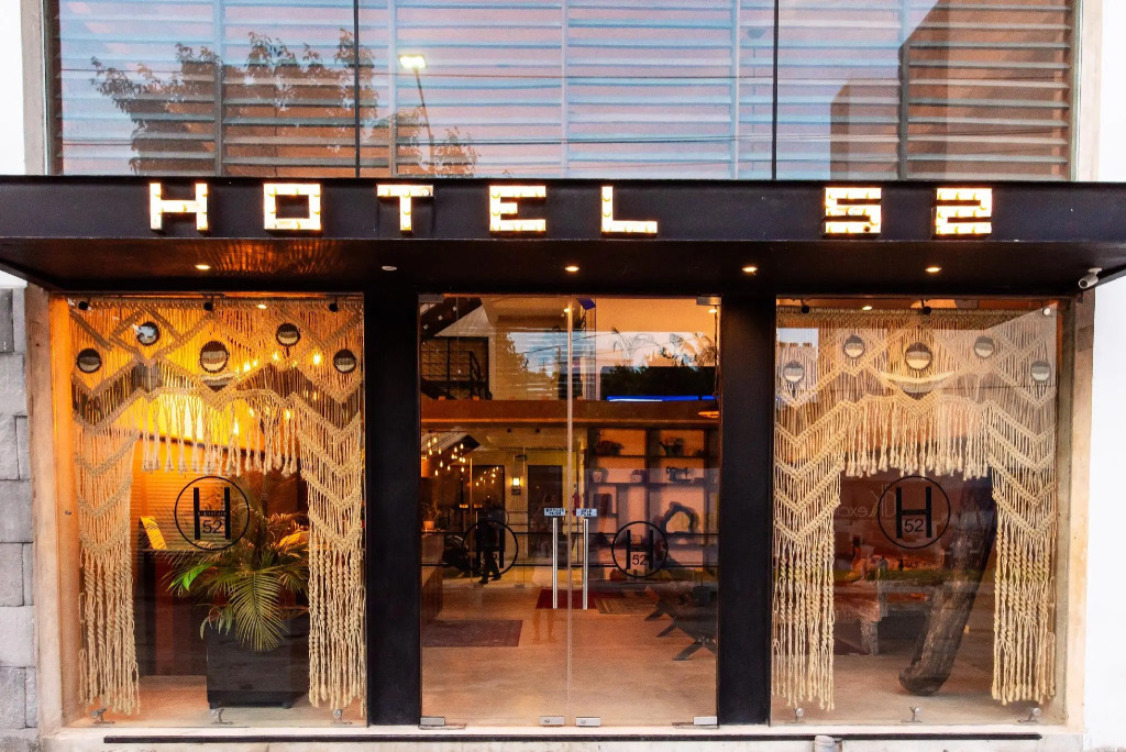 Hotel52
