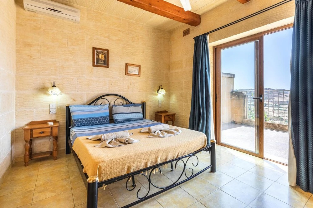 Villa Ta Debora Sleeps 7 with Pool
