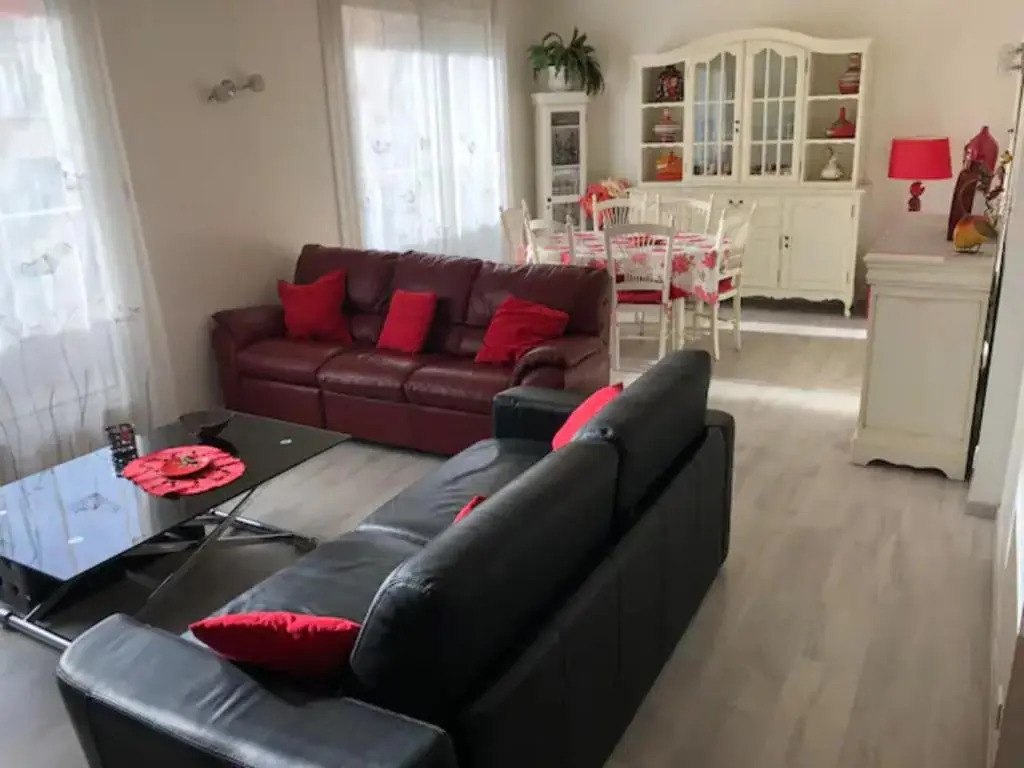 MAGNIFIQUE T3 85m2 VIEUX PORT/CORNICHE