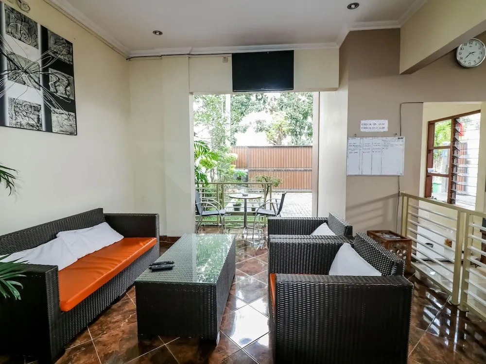 RedDoorz near Terminal Condong Catur 2