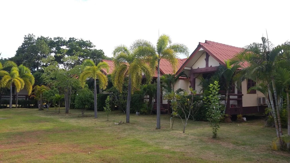 Lanta School Beach Resort