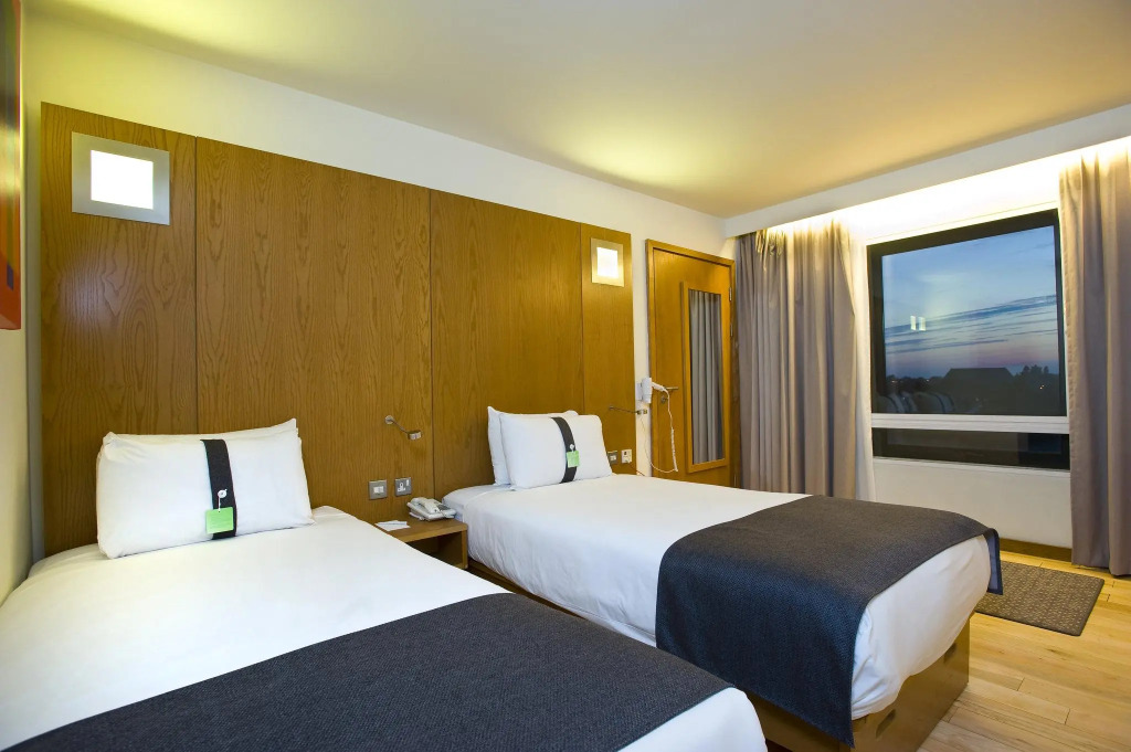 Holiday Inn London West by IHG
