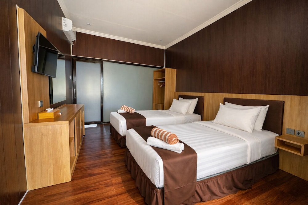 Nirvana Hotel Resort Tetebatu