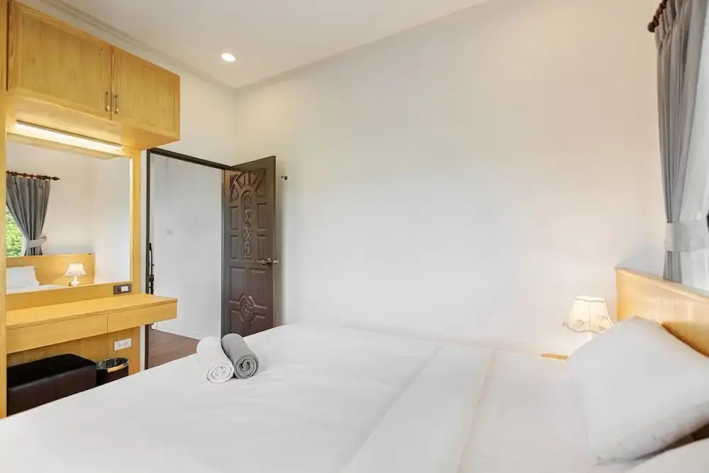 Happy Family Villa2 Phuket Private Pool Villa 5 Bedrooms with Large Kitchen and Garden