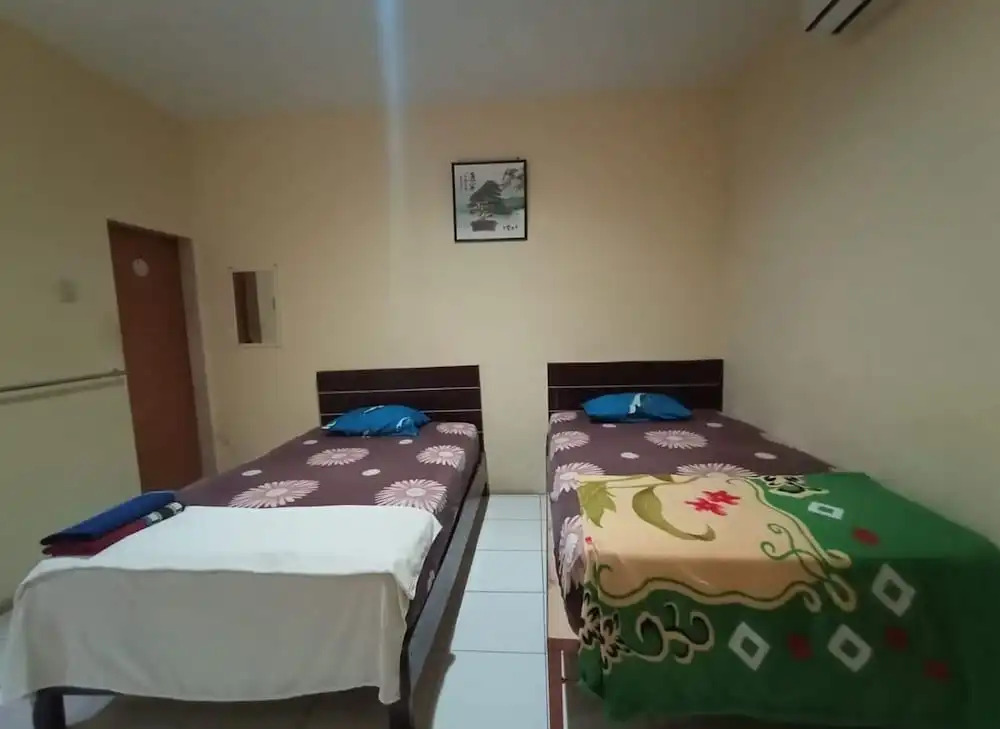 First Inn Hotel
