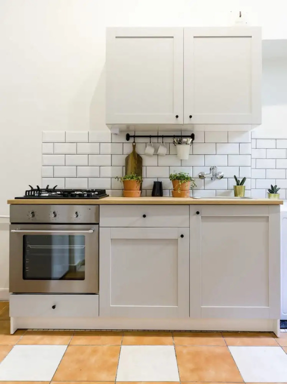Chic Tarragon Apartments
