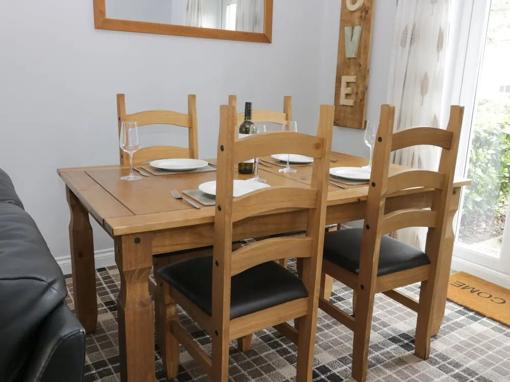 Blue Bay, The Bay, 2 bedrooms with ensuites, parking bay, 2 dogs welcome