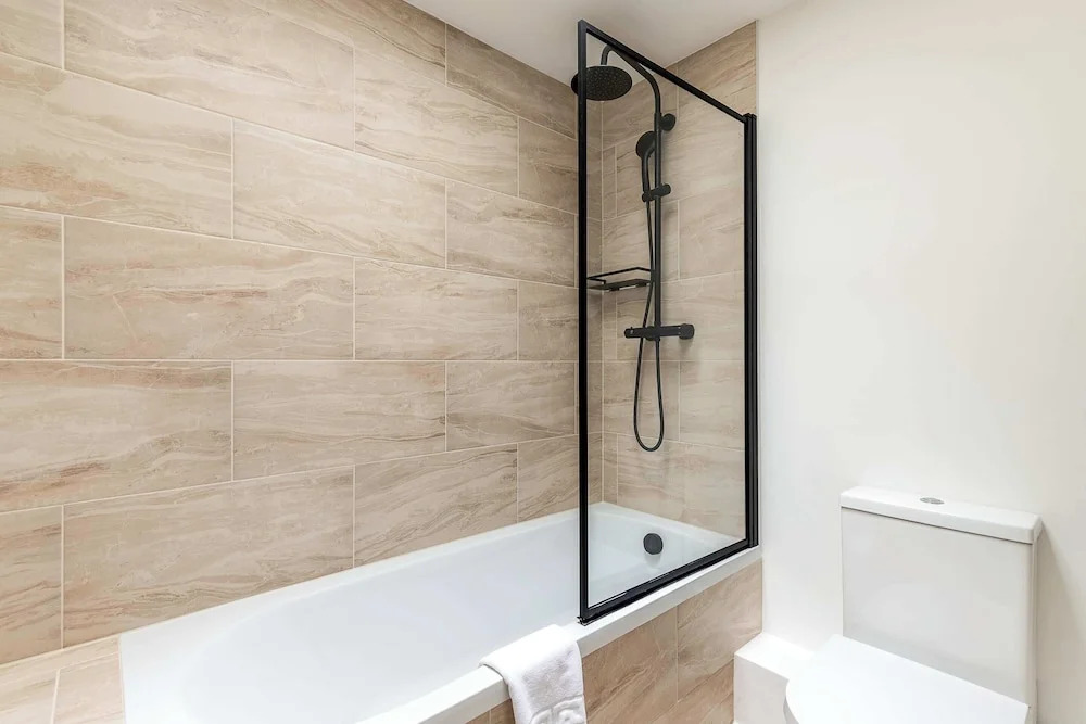 Finsbury Park Retreat: Modern Comfort