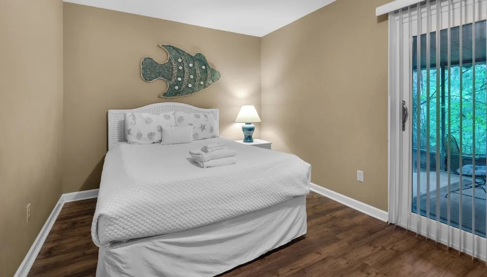 Pet Friendly on Canal in Old Seagrove - Next to Seaside & 3 Blocks to Beach!