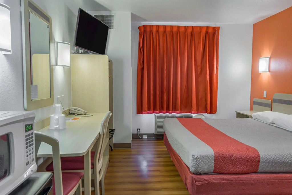 Motel 6-Redmond, OR