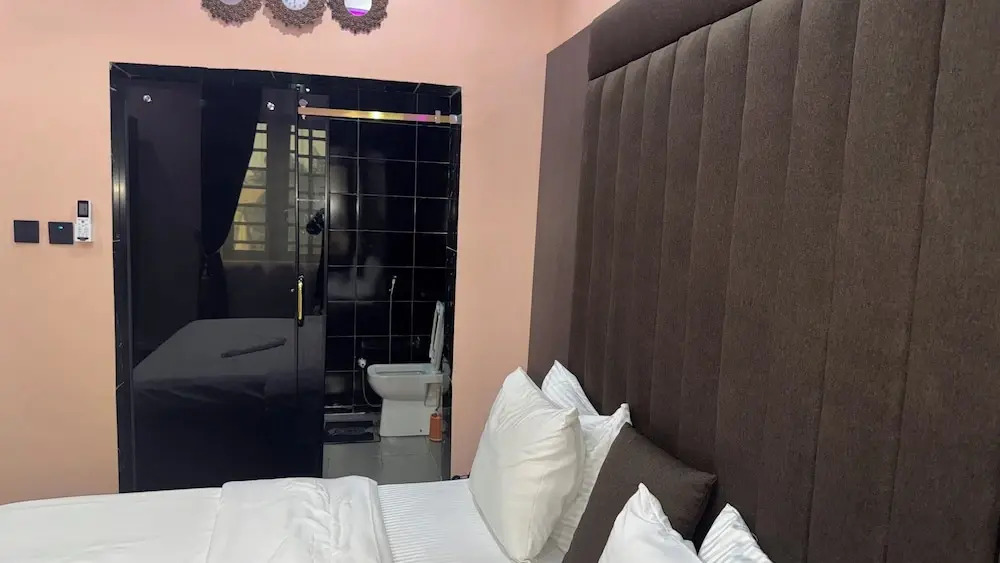 Next Level Hotel & Suites