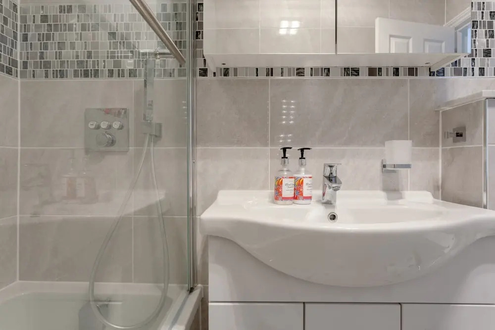 2 Bedroom Kilburn Flat