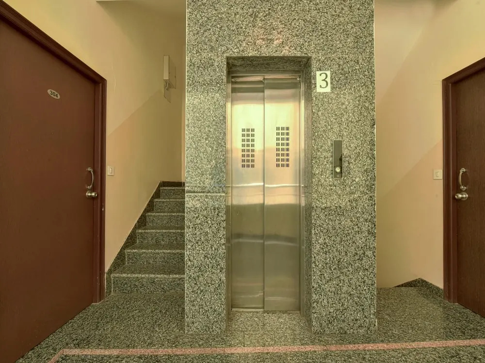 Hotel Golden Leaf
