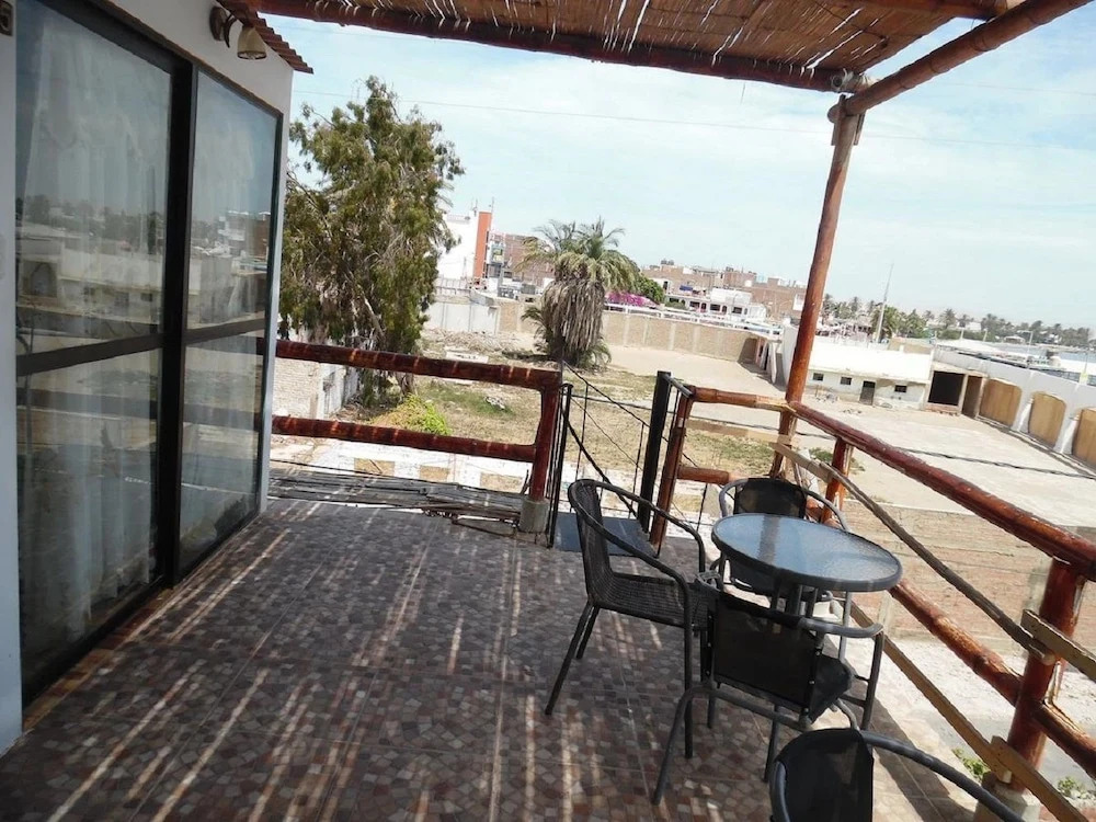 Hostel Yakumama Paracas