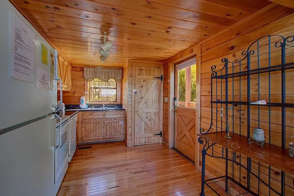 A Stellar 2bed 2bath Minutes to Parkway