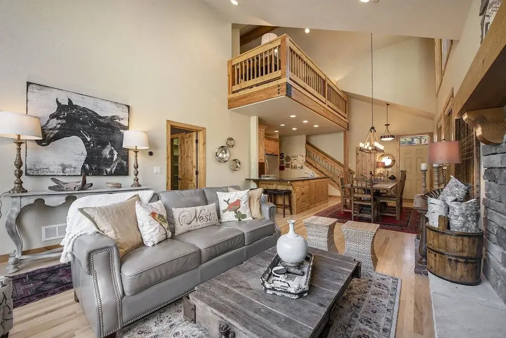 Fall River Retreat - Monthly Long-term Vacation Rental 3 Bedroom Townhouse by RedAwning
