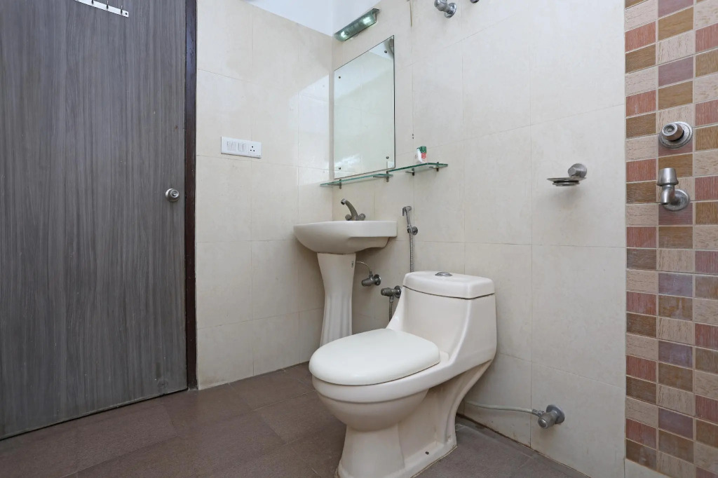 Hotel Om Paradise Near IGI Delhi Airport