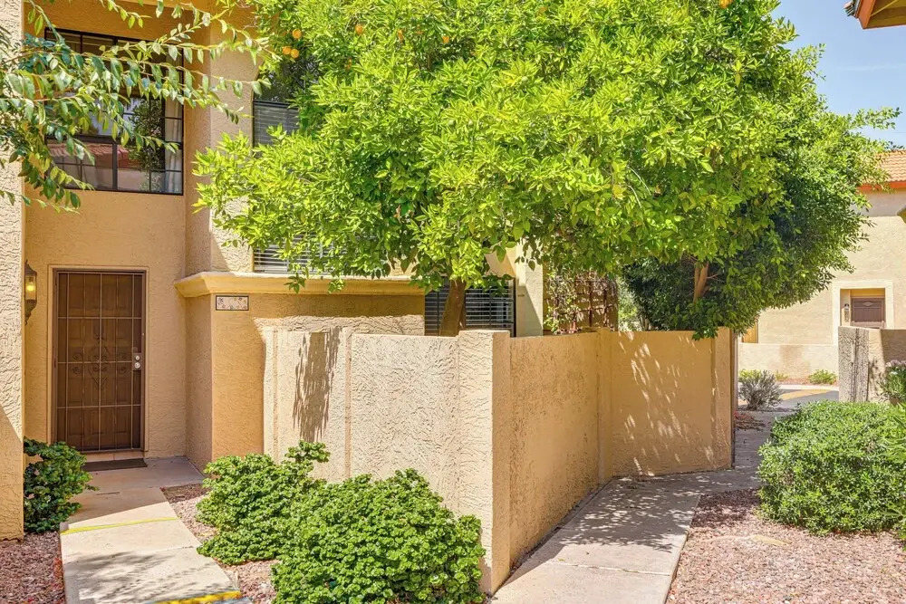 5 Mi to Hiking & Golf: Phoenix Gem w/ Pool Access