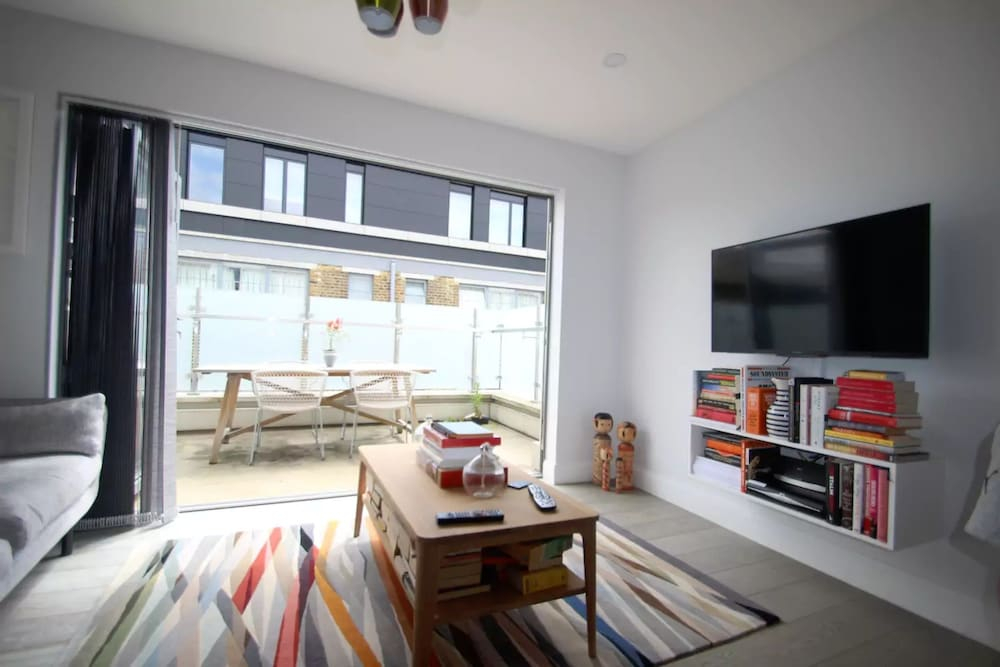 1 Bedroom Apartment in Hackney With Roof Terrace