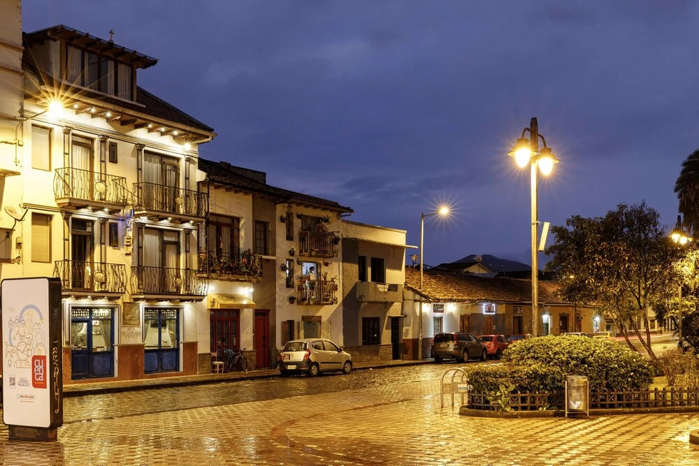 Hotel Azul de la Plaza by Chat Noir