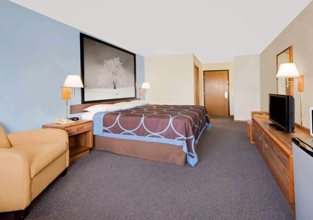Super 8 Centerville