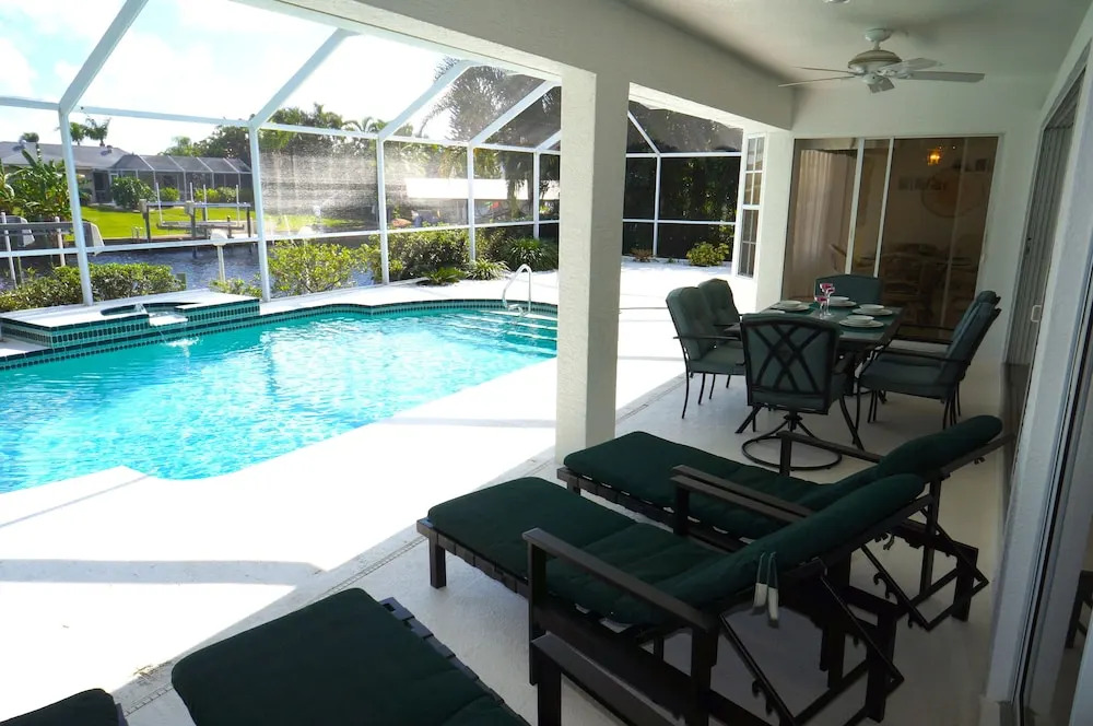 Rebecca Large Pool and Close to Everything Cape Coral Offers 102