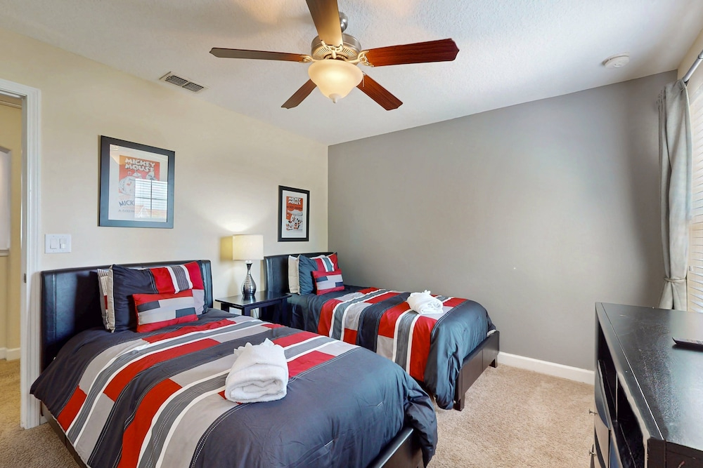 Dog-friendly Home With Private Pool, High-speed Wifi, Central AC, & Washer/dryer