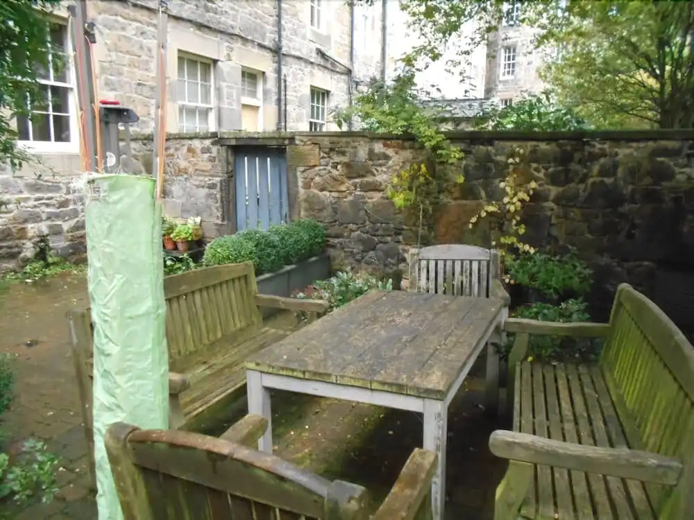 Cosy Modern Stockbridge Apartment
