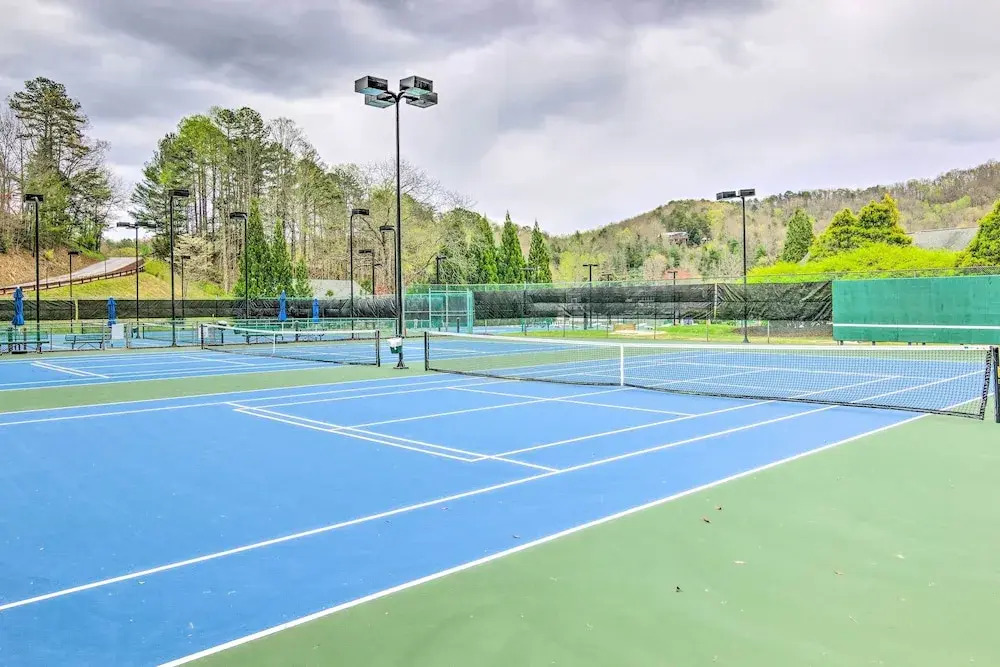 Balcony + Pool Access! Couples Escape in Lake Lure