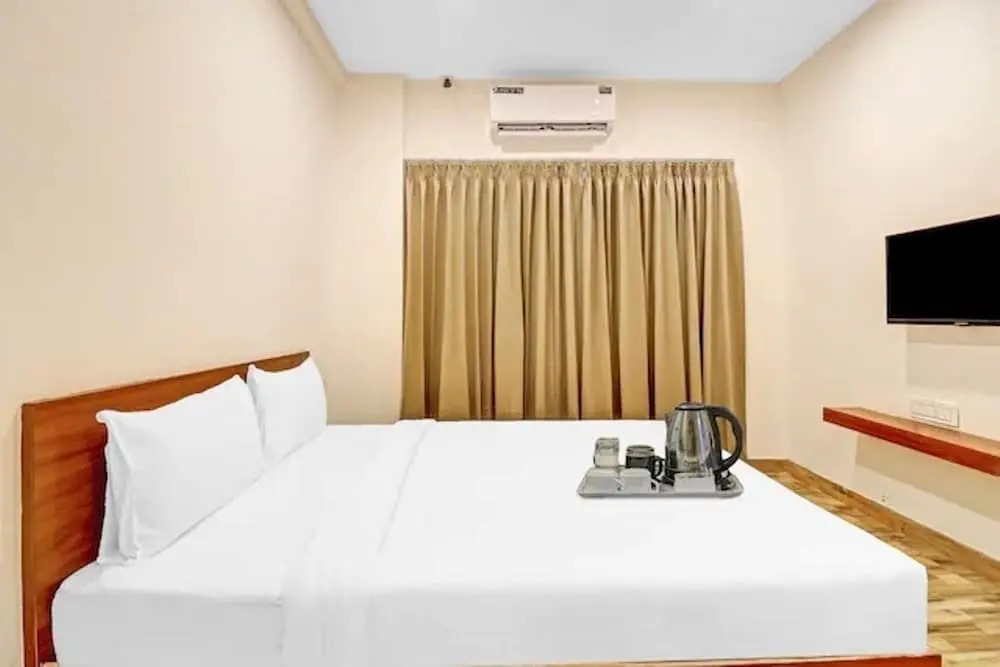 iROOMZ Sri Udupi Park Suites PMC