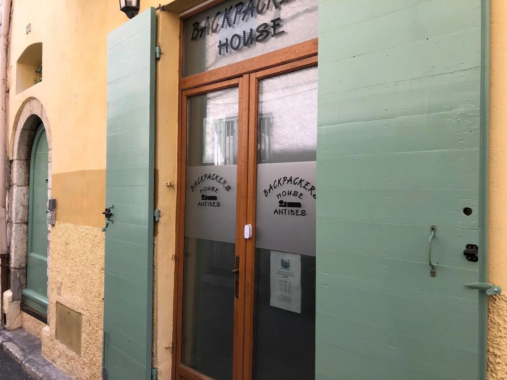 Backpackers House