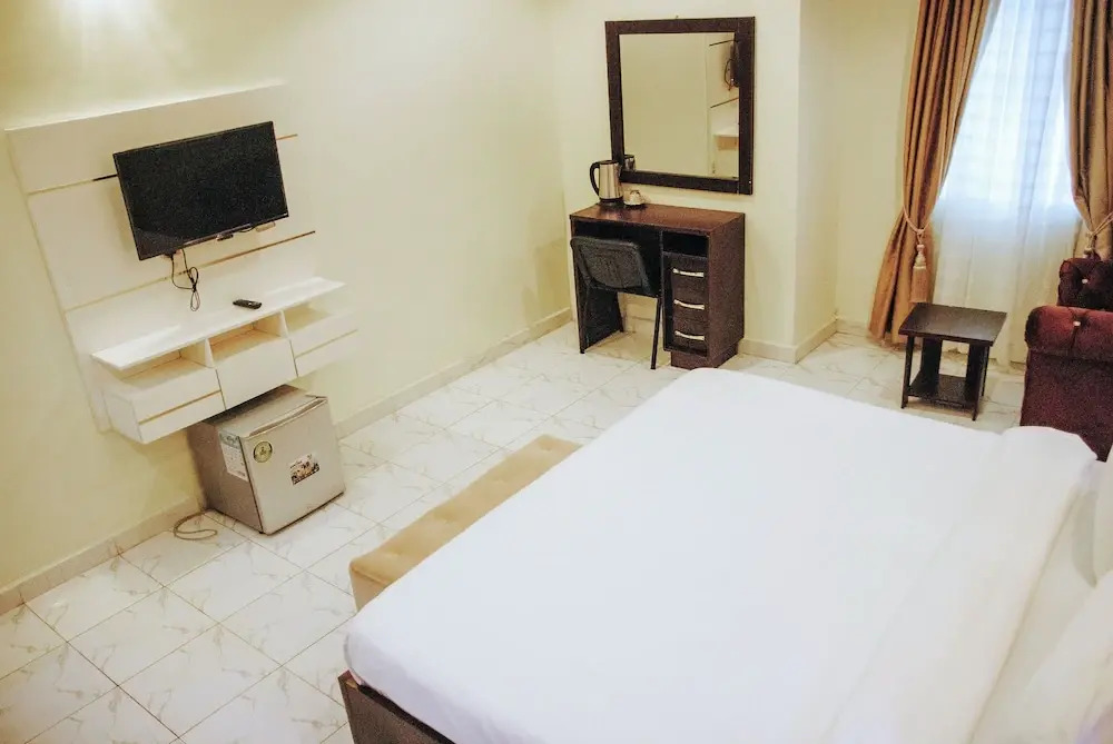 Golden Top Hotel
