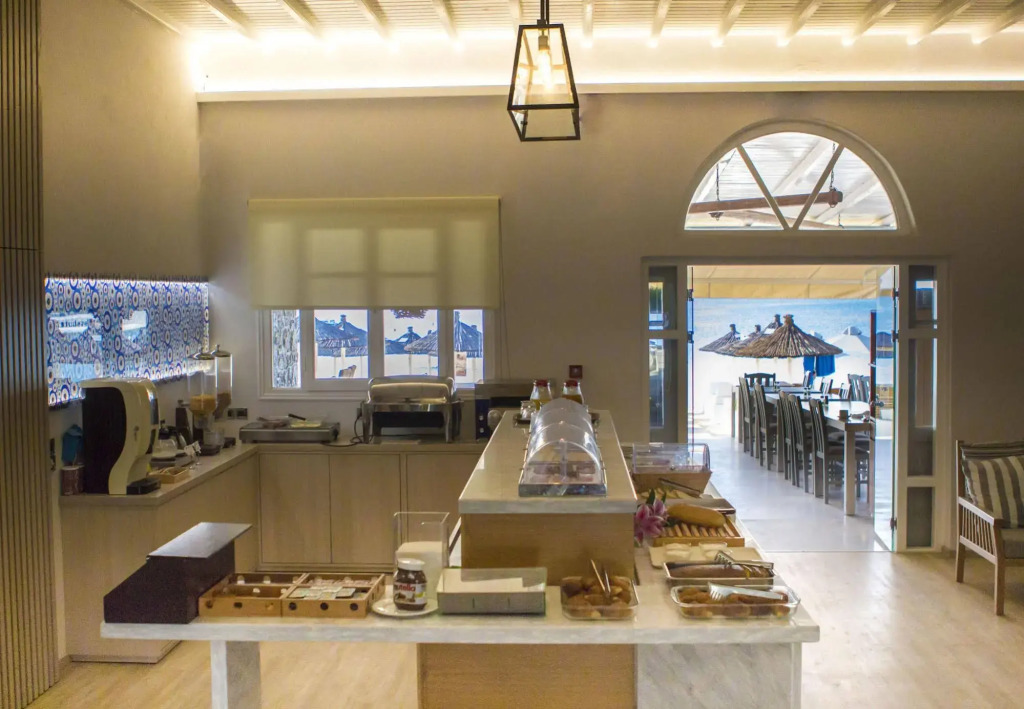 Mykonos Kosmoplaz Beach Resort Hotel