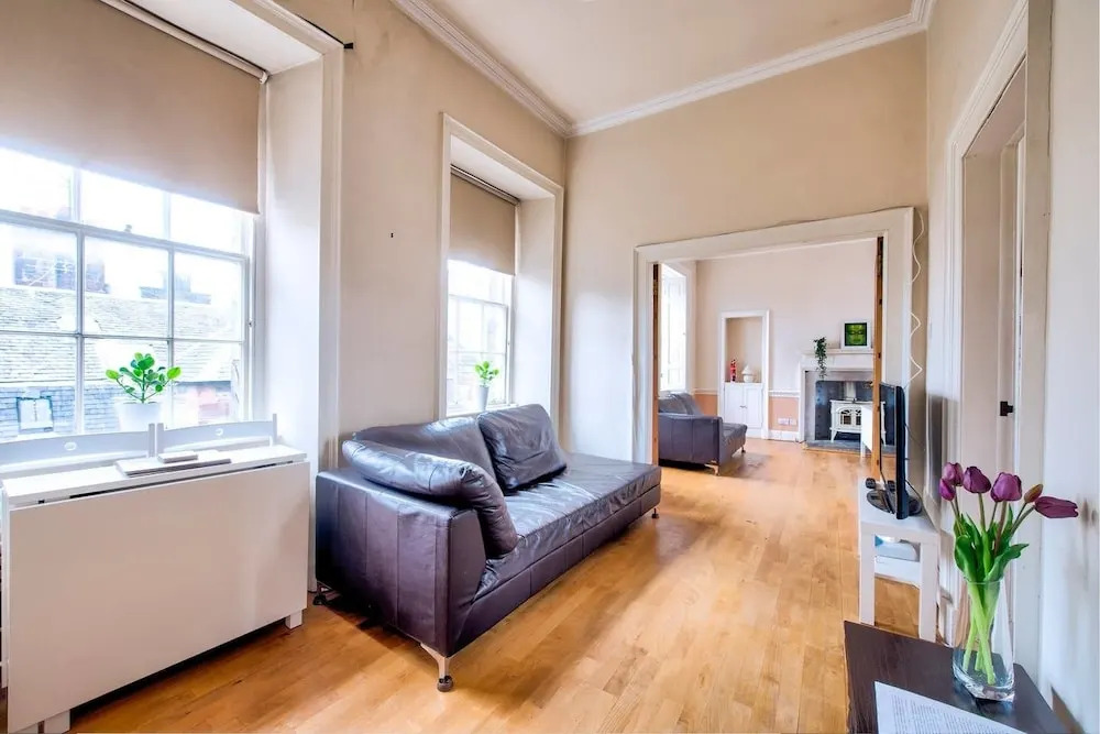 Cosy 2Br Top Floor Apt At Worlds End