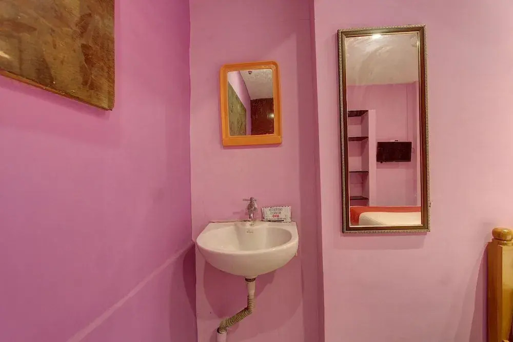 Rt Residency by OYO Rooms