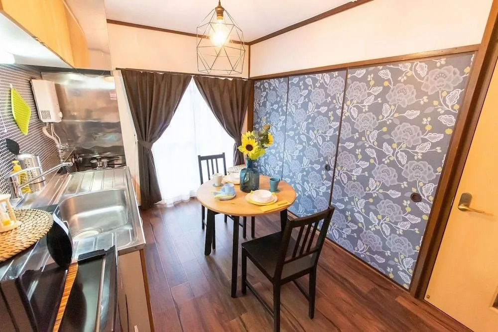 Elle's Hakone-Yumoto Guest House