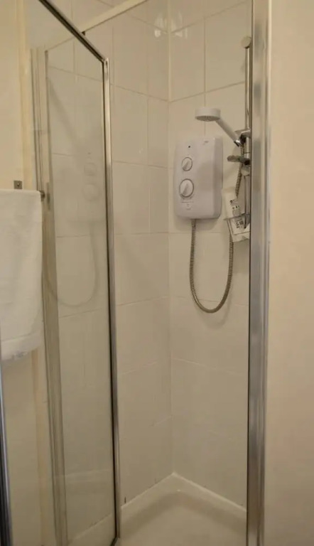 Sophisticated and Bright One Bed in Leith