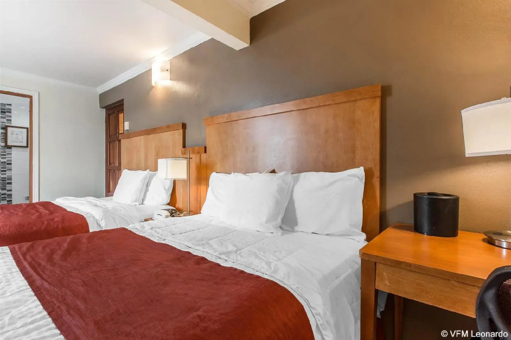 Le Consulat, an Ascend Hotel Collection Member
