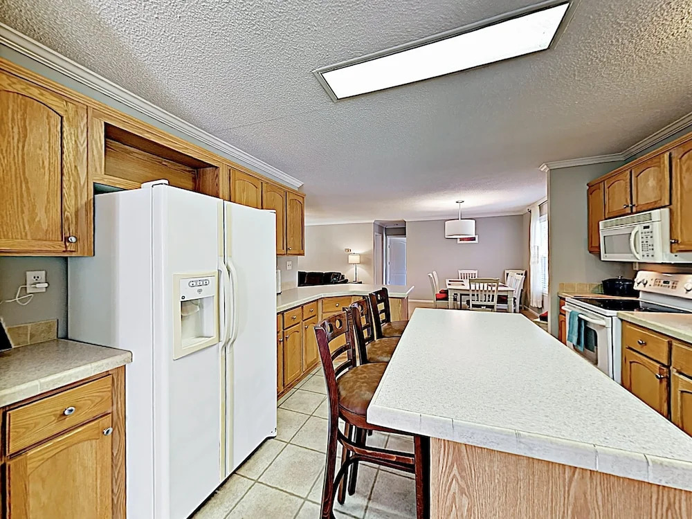 New Listing! Apple Country W/ Fire Pit 3 Bedroom Home