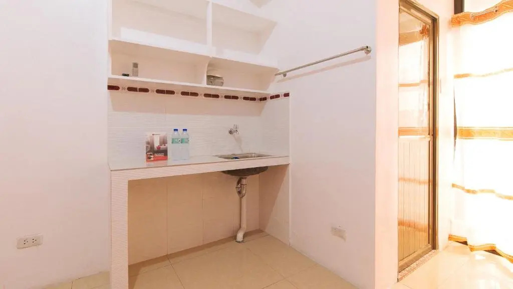 RedDoorz near LRT 2 Antipolo Station