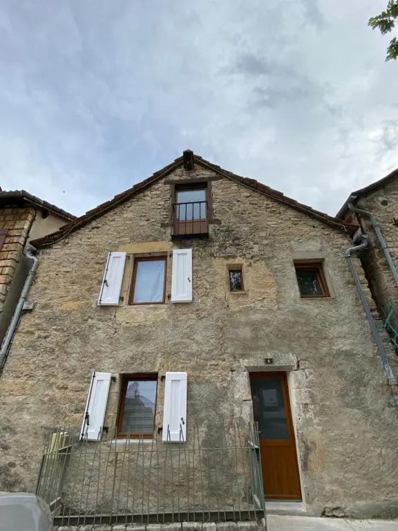 Petite maison rénovée entièrement à Chanac