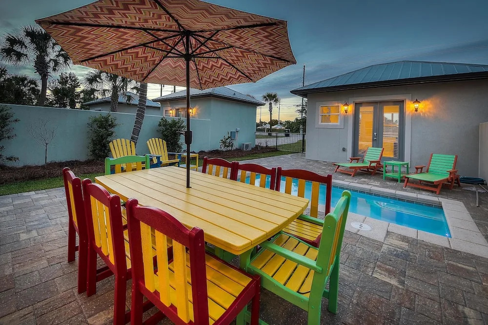 VILLA DEL CARMEN 5 Bedroom Holiday Home by Five Star Properties