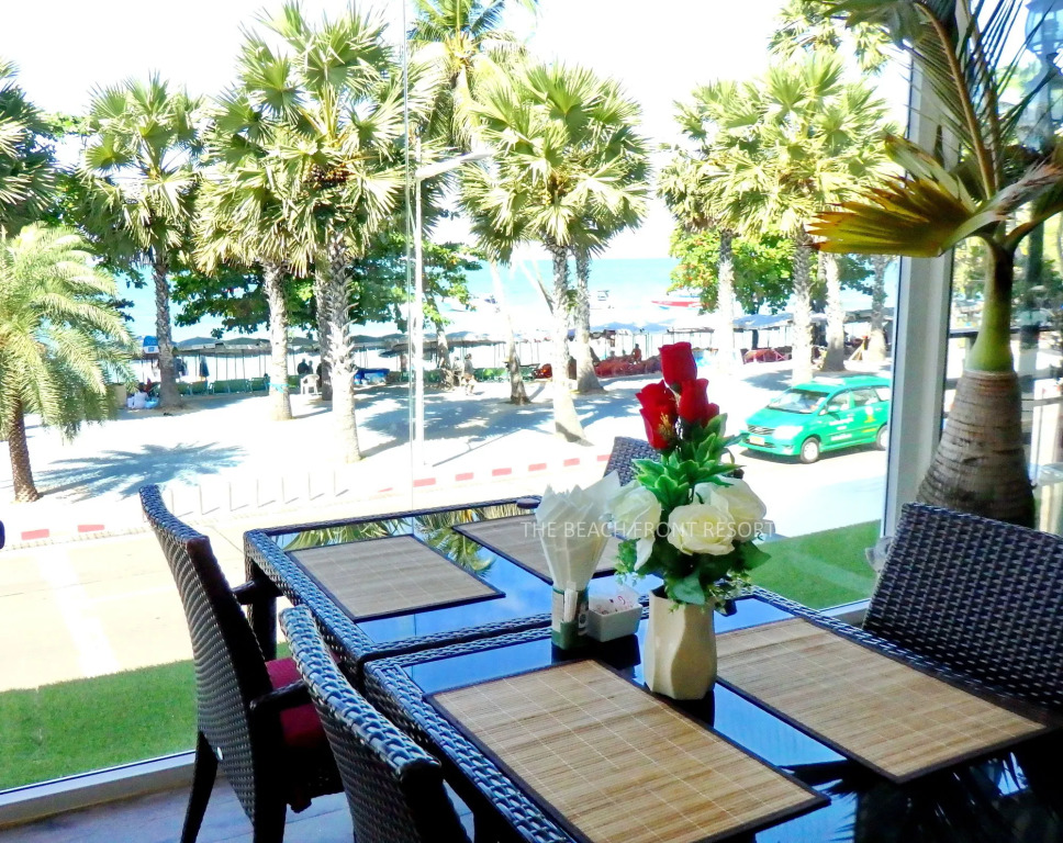 The Beach Front Resort, Pattaya