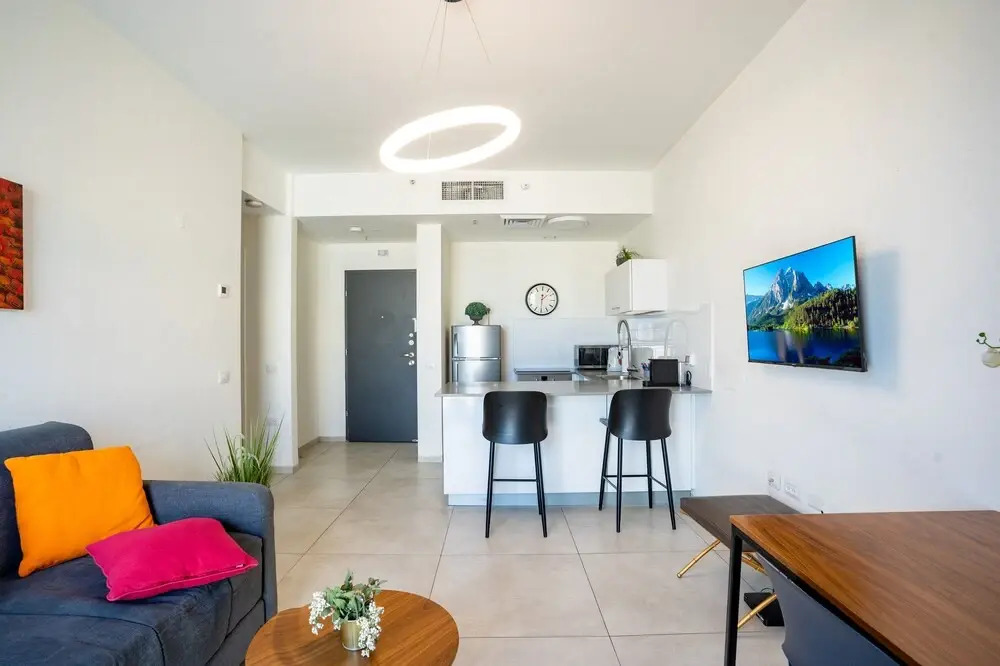 HolySuite J Tower