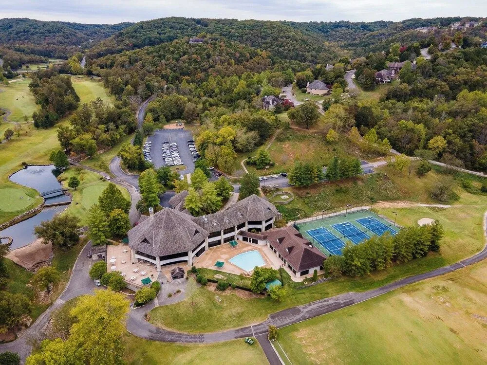 T Time Getaway - Overlooking Golf Views!