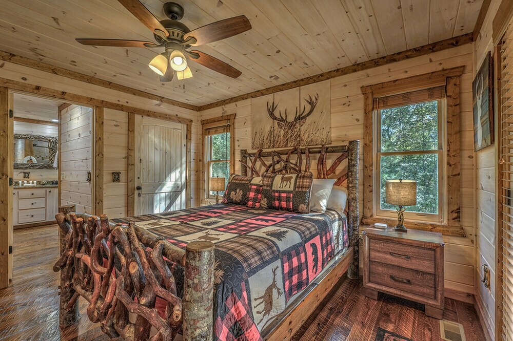 A Cozy Corner Cabin by Escape to Blue Ridge
