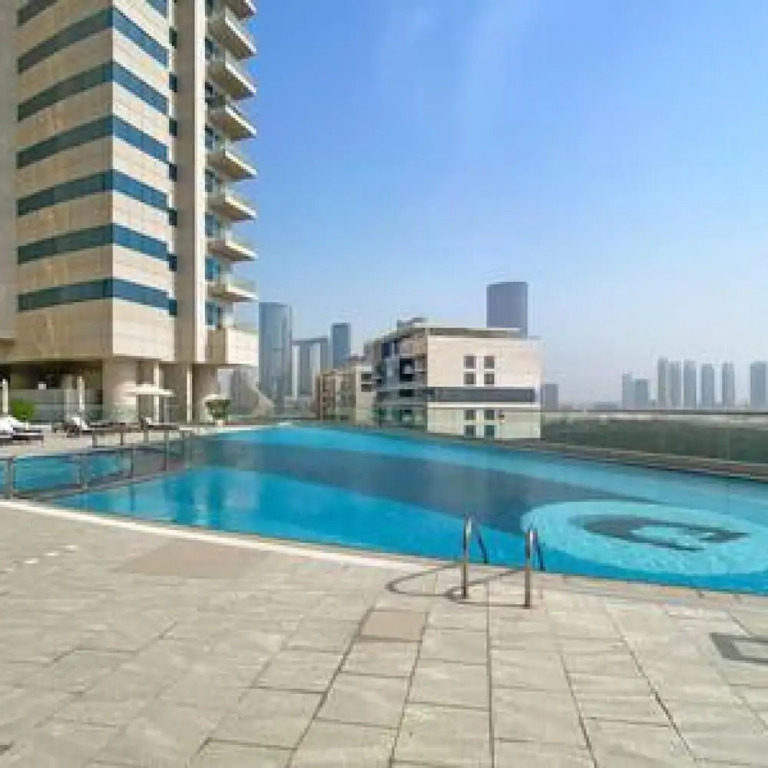 Silkhaus Modern Pad With Pool Gym Near Reem Park