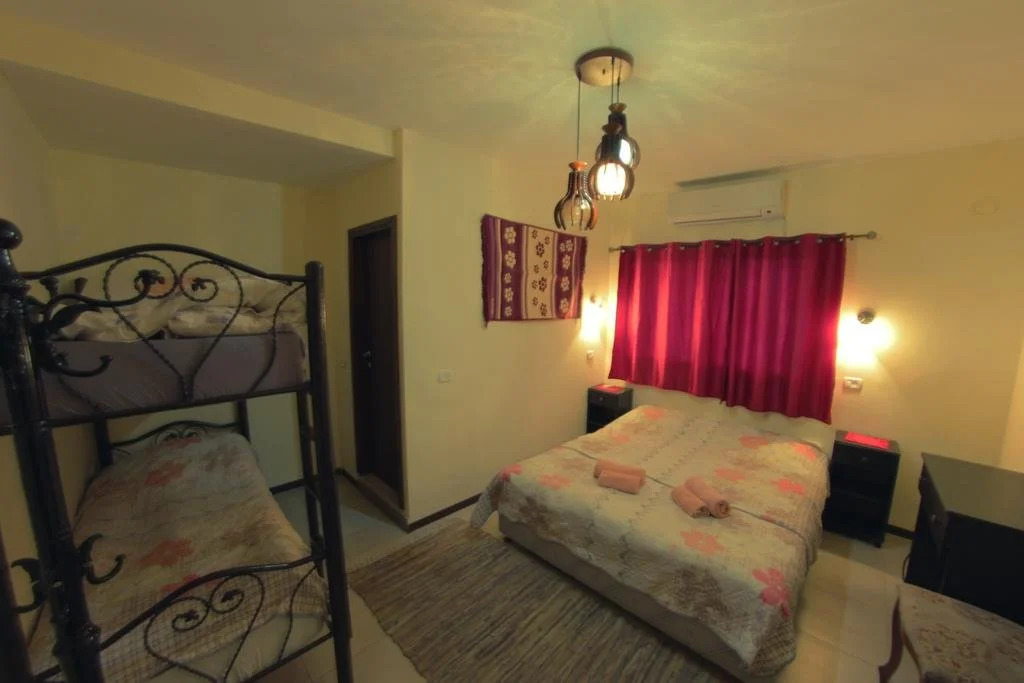 Vitrage Guest House