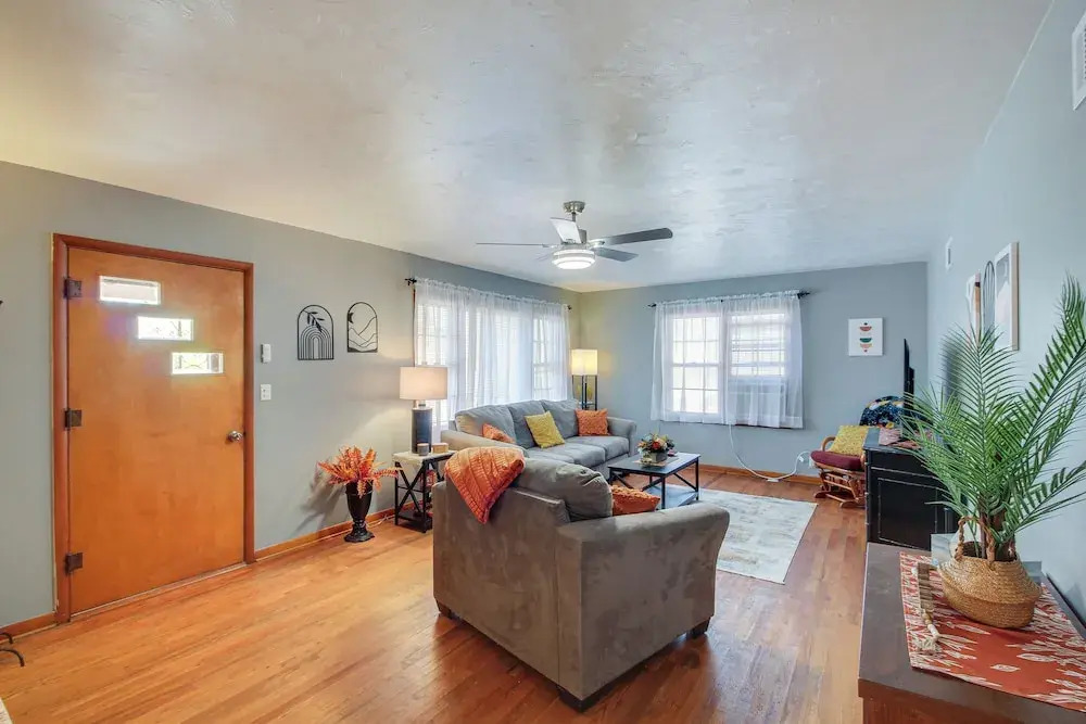 Missouri Escape w/ Furnished Patio, Near Downtown!