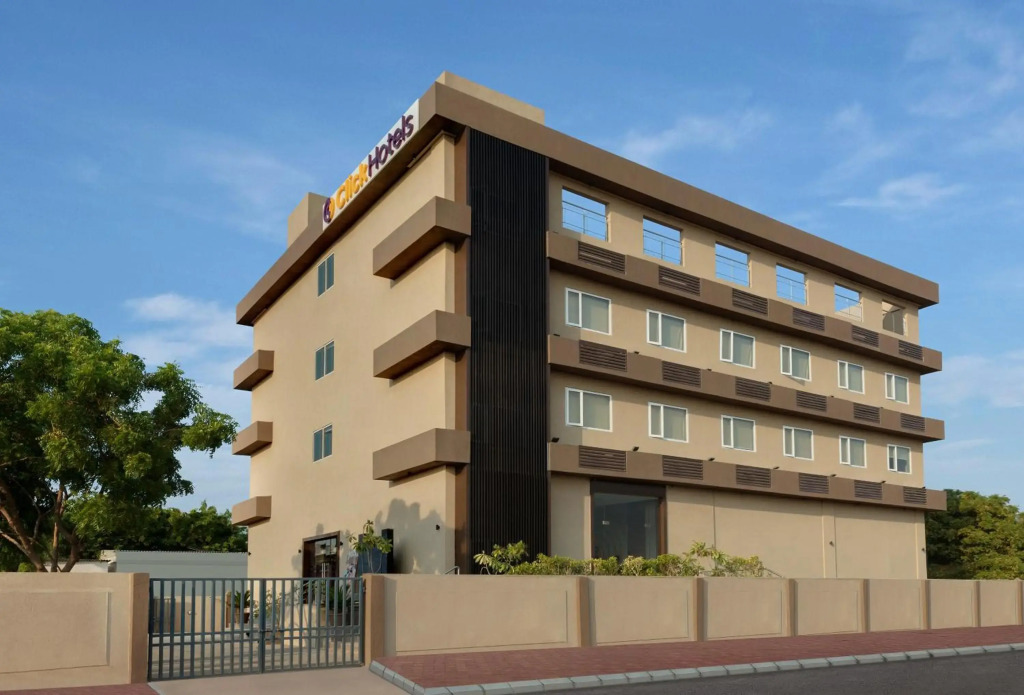 Click Hotel Bhuj